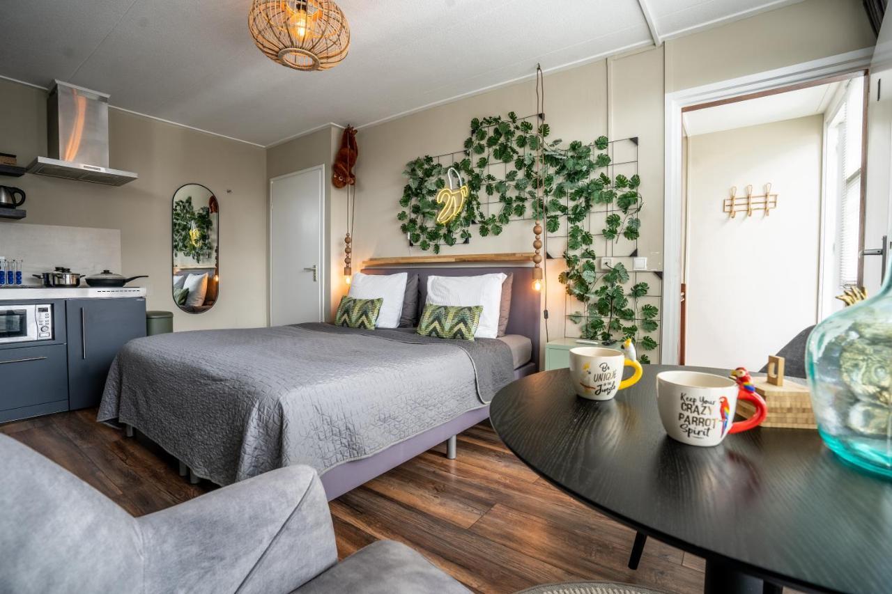 The Lion King - 6 Person Linked Apartment With Roof Terrace Groningen Exterior photo